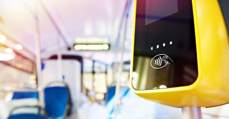 Servicio de trenes inicia con pruebas de pago eléctrico en transporte público