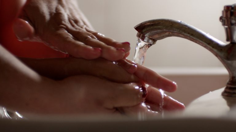 50 mil personas firman petición para prohibir plaguicida relacionado a contaminación de agua en Cartago