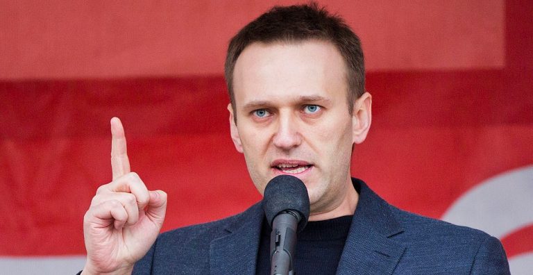 Rusia condena a Navalny a 9 años en prisión