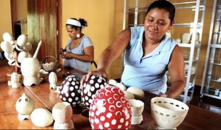 "Mujer y negocios" abre postulaciones para beneficiar a 200 mujeres emprendedoras