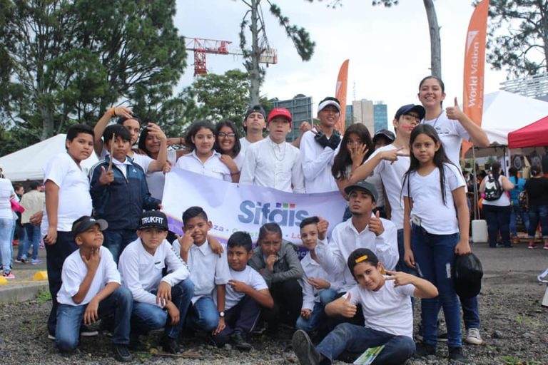 Fundación SIFAIS celebra 10 años de llevar esperanza a La Carpio