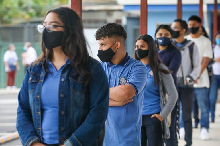 Colegio de Orientadores da recomendaciones para la entrada a clases