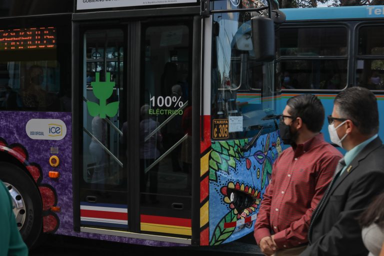Ruta San José-Desamparados cuenta con sus primeros buses eléctricos