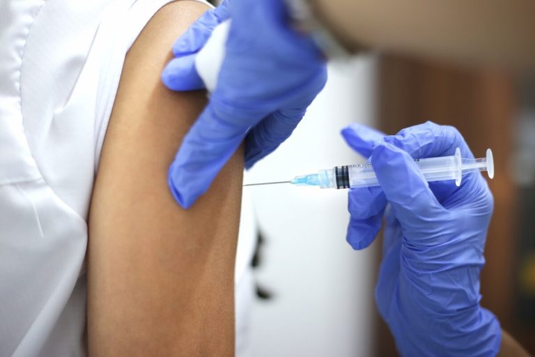 Cuatro de cada cinco niñas de 10 años recibieron la vacuna contra el papiloma en 2020