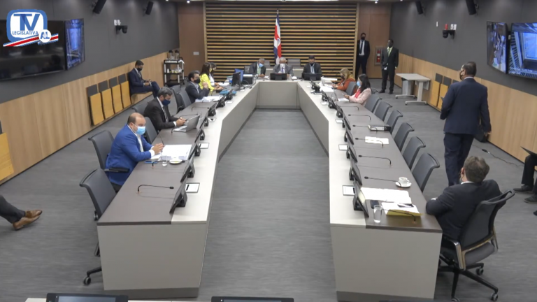 Comisión devuelve al Mideplan rectoría política del empleo público y pone límites a convenciones colectivas