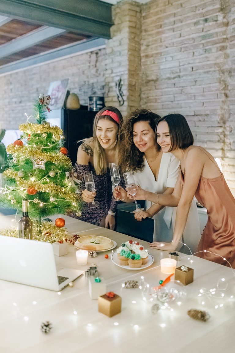 Fiestas ZOOM; una reinvención social de los eventos virtuales