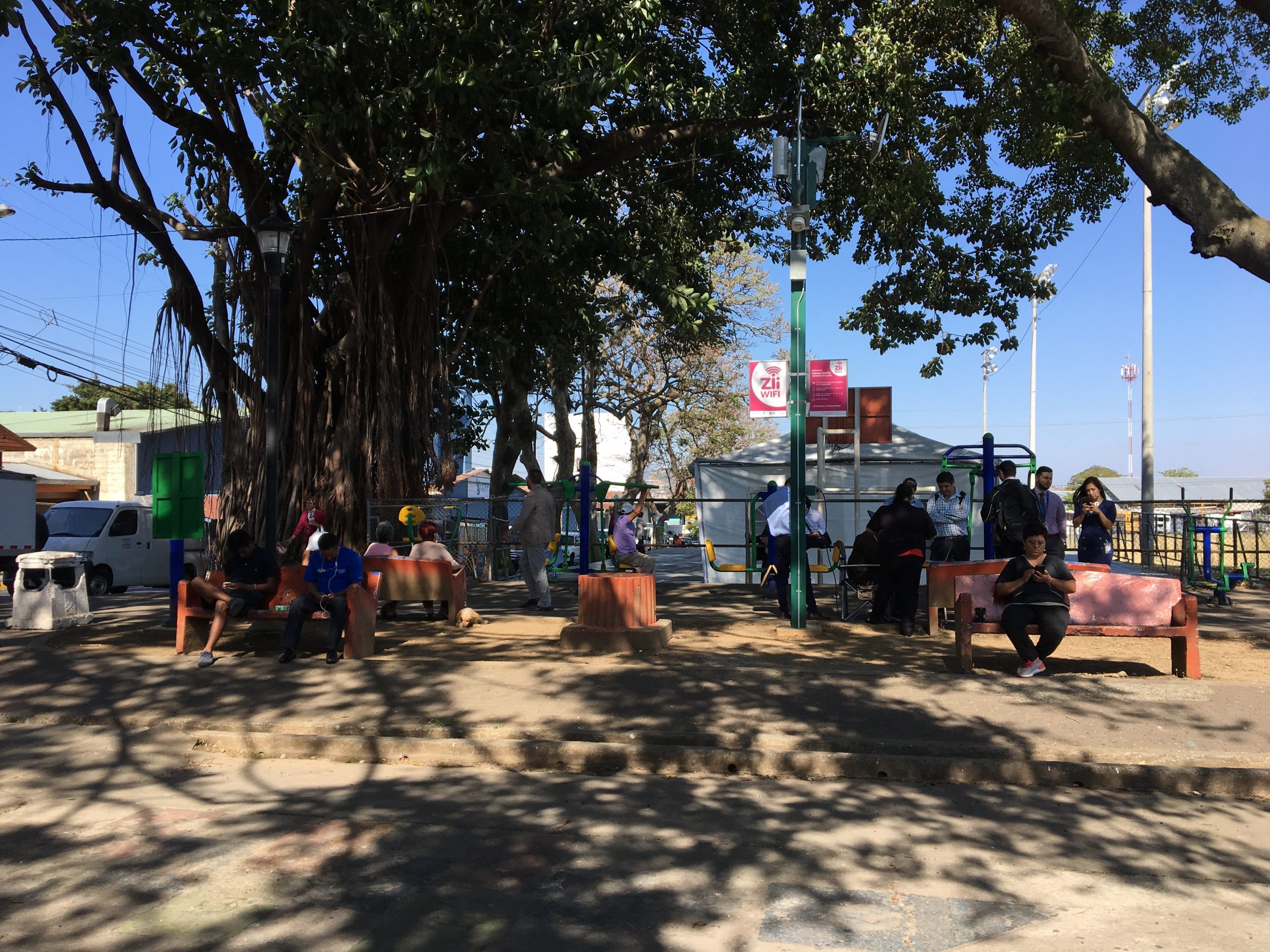 Imagen principal del artículo: SUTEL termina instalación de 513 Zonas de Internet Inalámbrico gratuito en Costa Rica