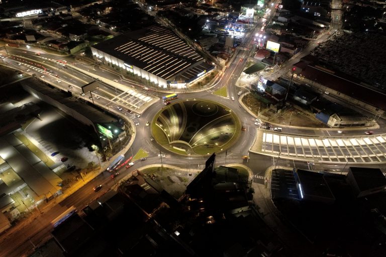 Gobierno inaugura paso a desnivel en Guadalupe y lo bautiza como "Rotonda del Bicentenario"