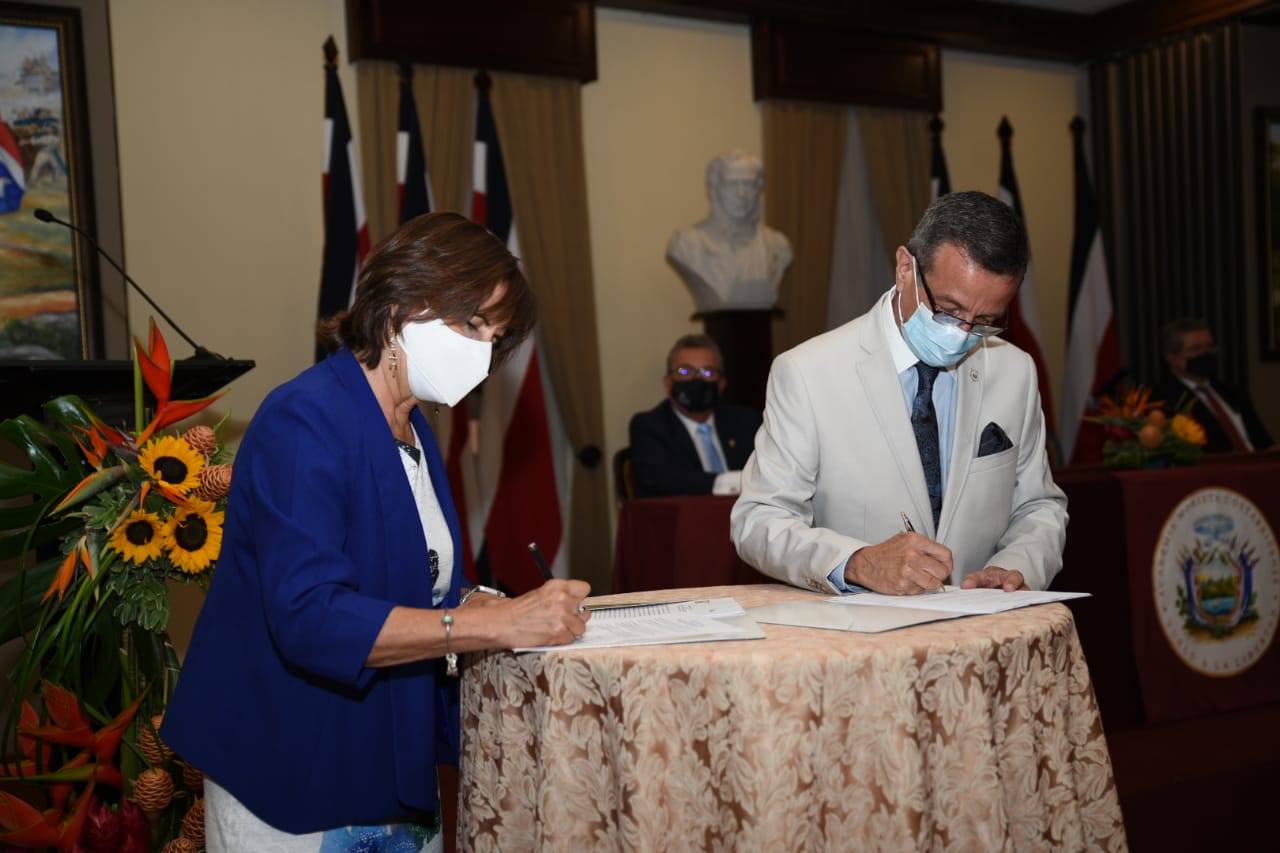 Imagen principal del artículo: Convenio entre Academia Morista y Banco Nacional resguardará a Héroes Nacionales