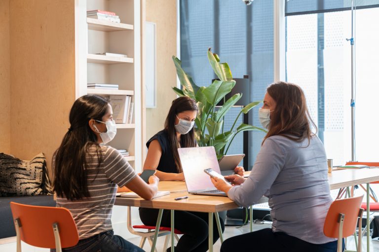 Banco Nacional abre convocatoria para potenciar negocios de mujeres emprendedoras