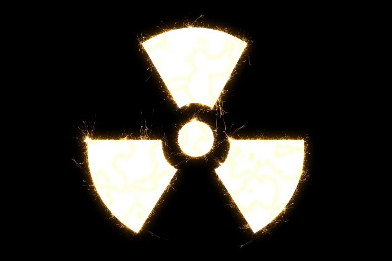 Reino Unido da marcha atrás al desarme nuclear