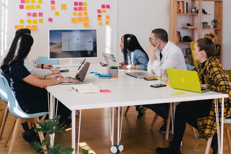 Gestión de Costos en Diseño: Técnica, Estrategia y Liderazgo