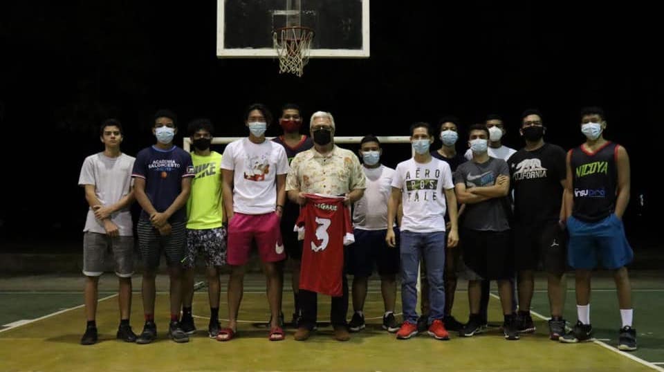 Imagen principal del artículo: Directivo de la NBA donará 5 mil dólares para potenciar el baloncesto en Nicoya