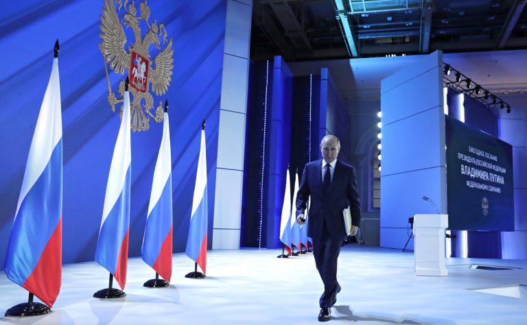 Rusia retirará tropas de la frontera con Ucrania