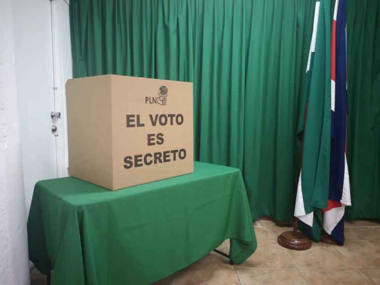Secretario general del PLN certifica militancia de 6 de los 7 precandidatos presidenciales