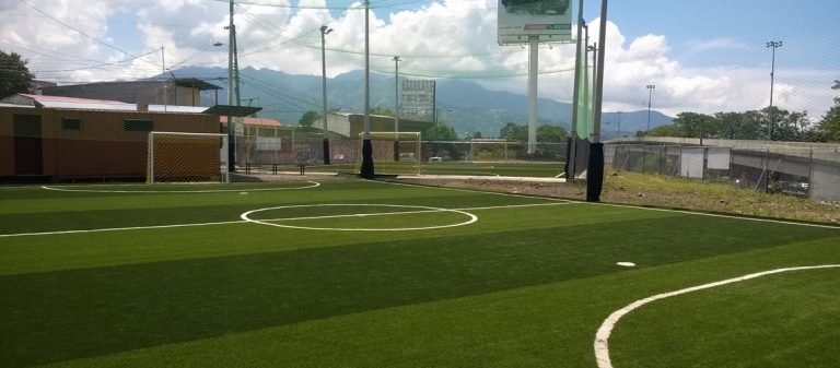 Canchas de Fútbol 5 están expuestas a una multa de ₡462 mil y el cierre temporal de su negocio, si optan por no acatar las indicaciones del Ministerio de Salud