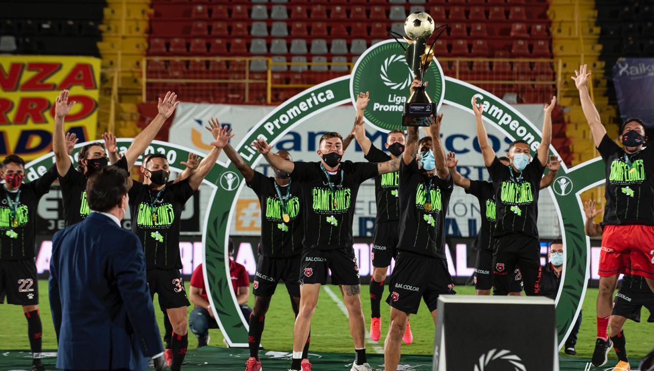 Imagen principal del artículo: Sin cambios por ahora: primera división de fútbol mantendrá descenso y 12 equipos