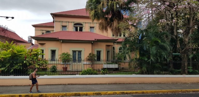 Edificio del antiguo bar Key Largo será restaurado para albergar centro cultural