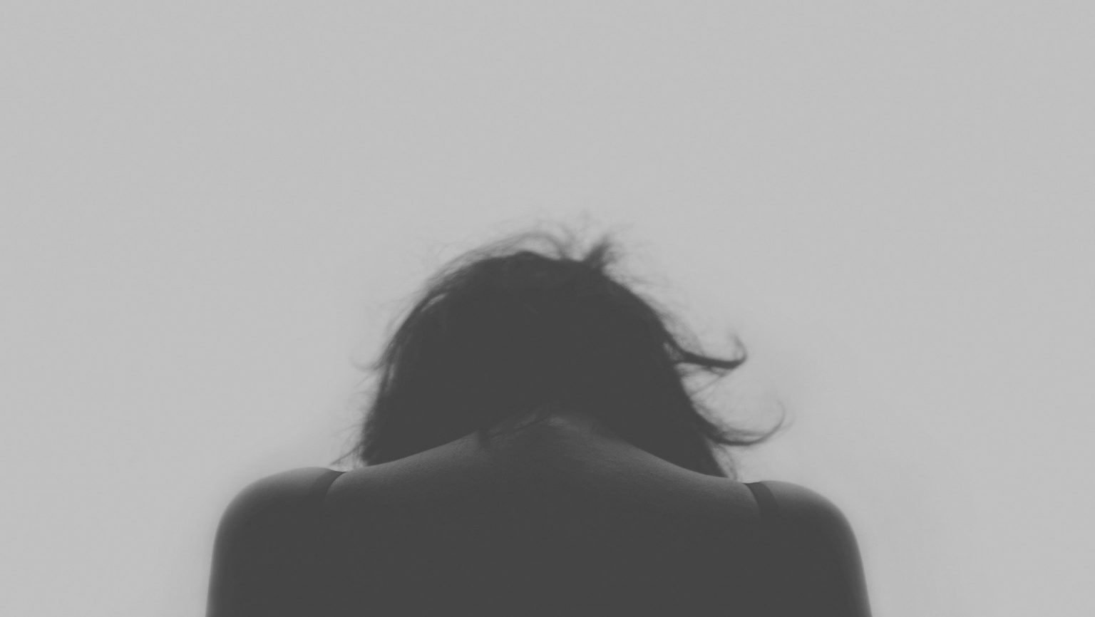 Imagen principal del artículo: ¿Las víctimas tenemos un deber de denunciar la violencia sexual o la de pareja?