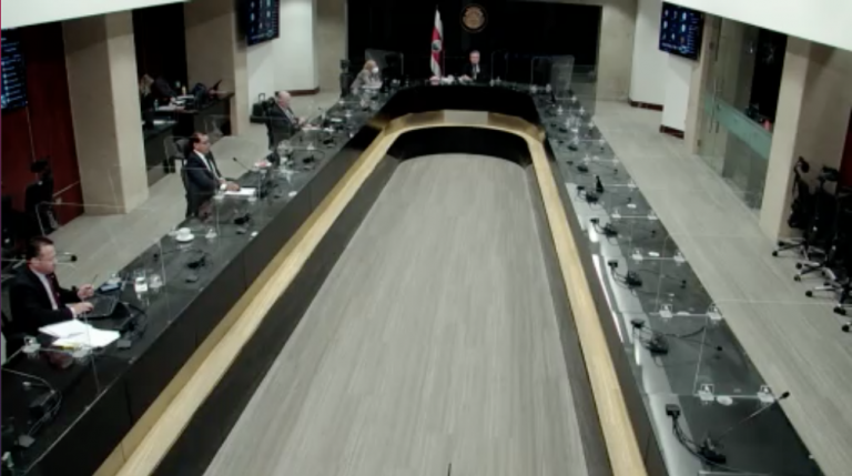 Enredo en la Corte, internos en veremos, Welmer al agua