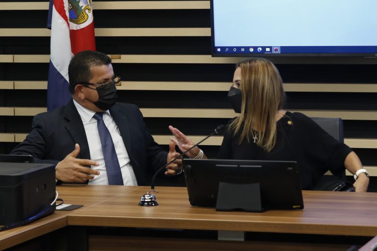 Diputado pide bitácoras de ingreso al Congreso por supuestas visitas de integrante de banda narco