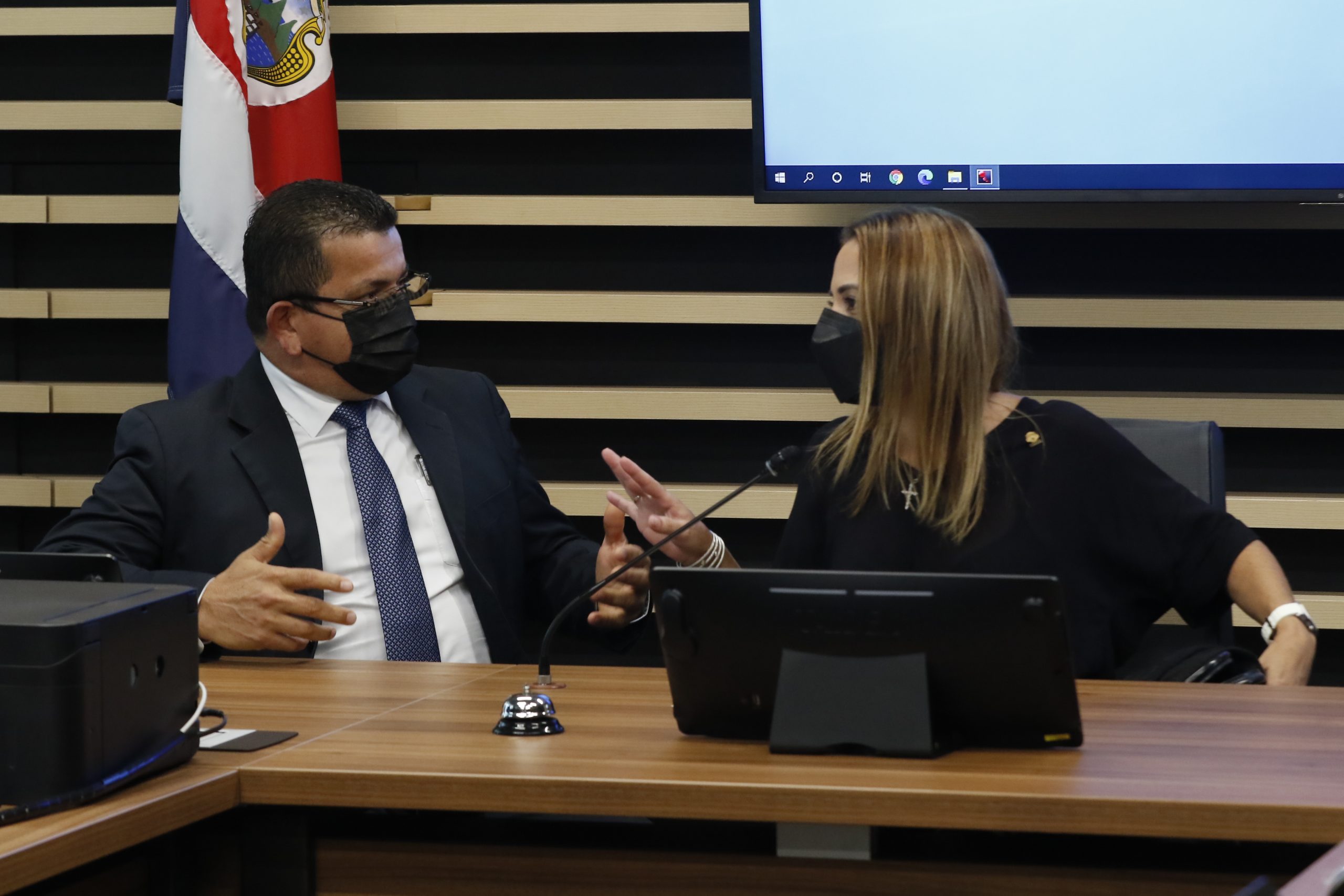 Imagen principal del artículo: Diputado pide bitácoras de ingreso al Congreso por supuestas visitas de integrante de banda narco