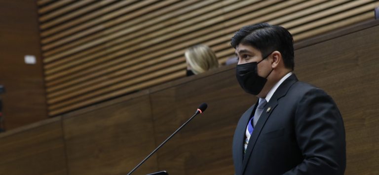 La "lista del niño" del Presidente para el último año y... Nidia Céspedes termina su "protesta"