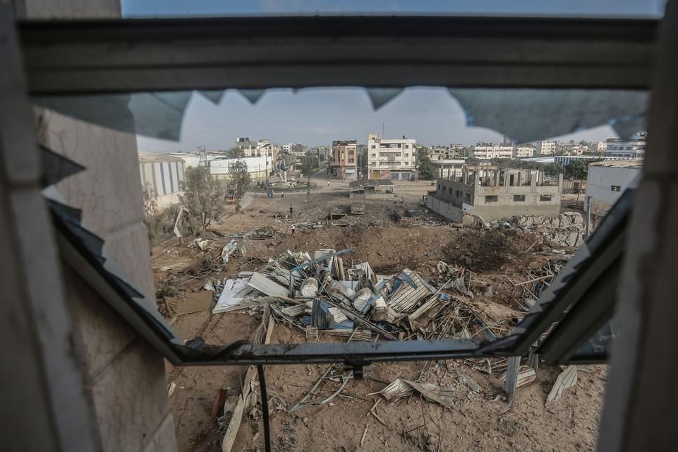 Imagen principal del artículo: Ascienden a más de 50 los palestinos muertos y a más de 300 los heridos por los bombardeos en Gaza