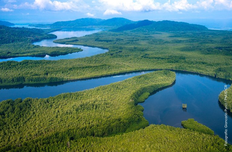 País firma acuerdo para incentivar soluciones financieras basadas en la naturaleza