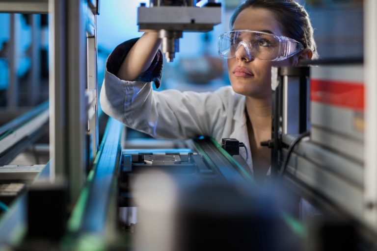 P&G Costa Rica busca mujeres universitarias de carreras STEM para pasantías