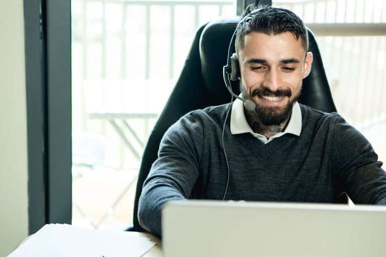 La tecnología es la conexión de las personas con el mundo, analicemos si nos beneficia o nos afecta