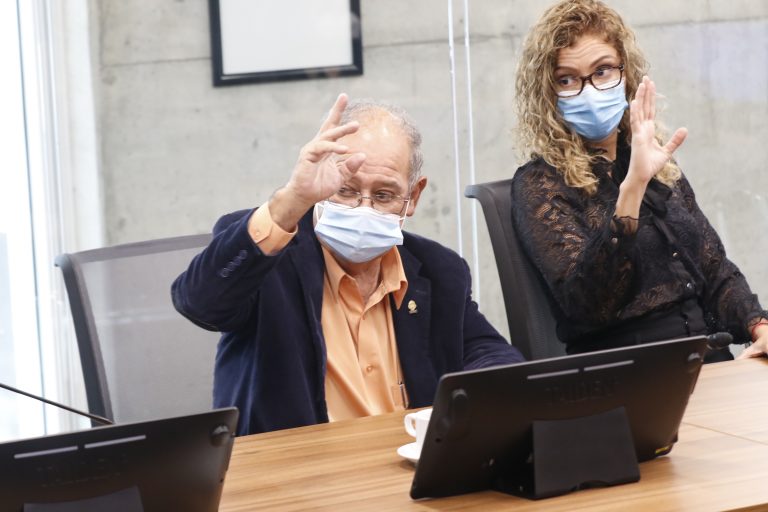 Diputado Mario Castillo choca su vehículo tras consumir bebidas alcohólicas