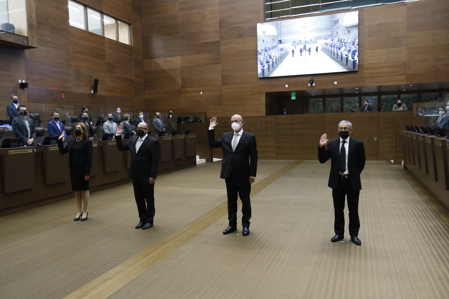 Imagen principal del artículo: Diputados dejan en firme créditos por $600 millones para fondo de avales, cambio de deuda y abono a la CCSS