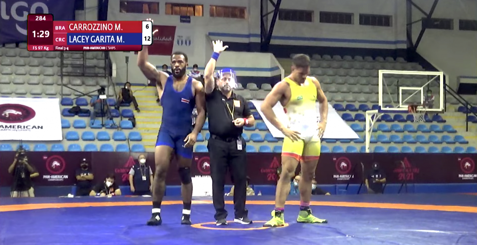 Imagen principal del artículo: Maxwell Lacey ganó la medalla más importante en la historia de la lucha costarricense