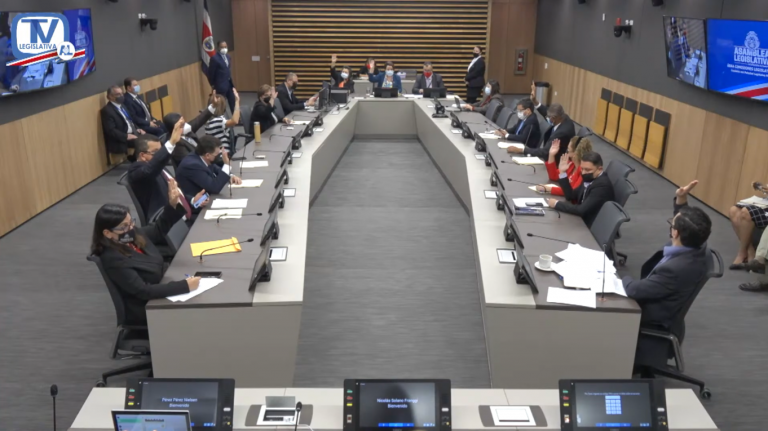 Diputados vencen bloqueo y dan primer debate a ley de acciones afirmativas a población afrodescendiente