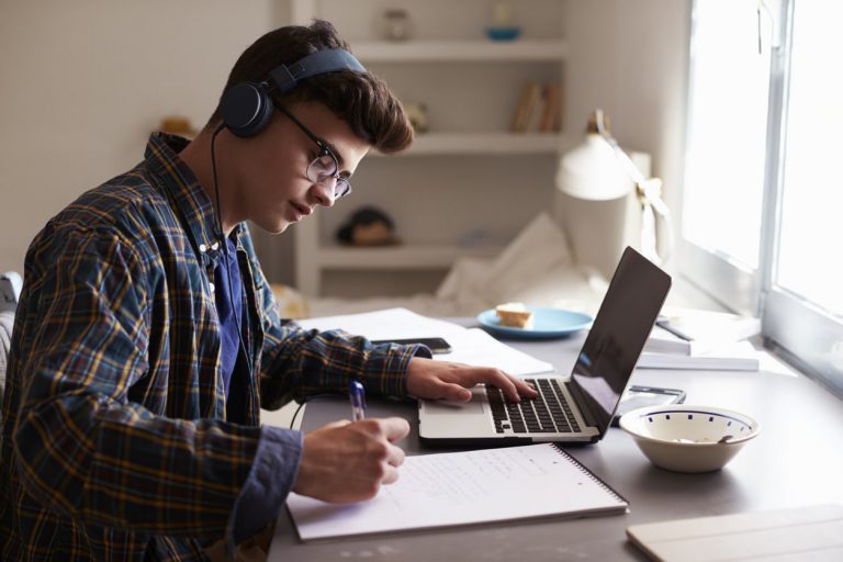 UAM ofrece cursos de inglés gratuitos y virtuales para estudiantes de secundaria