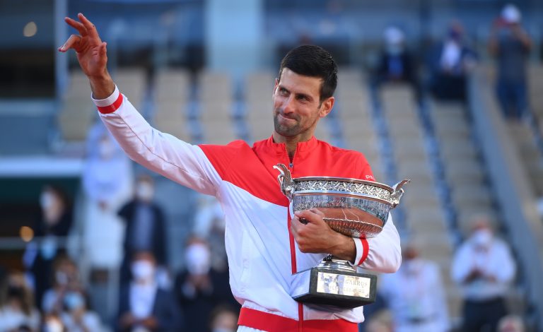 Novak Djokovic remonta a Tsitsipas y conquista su segundo Roland Garros