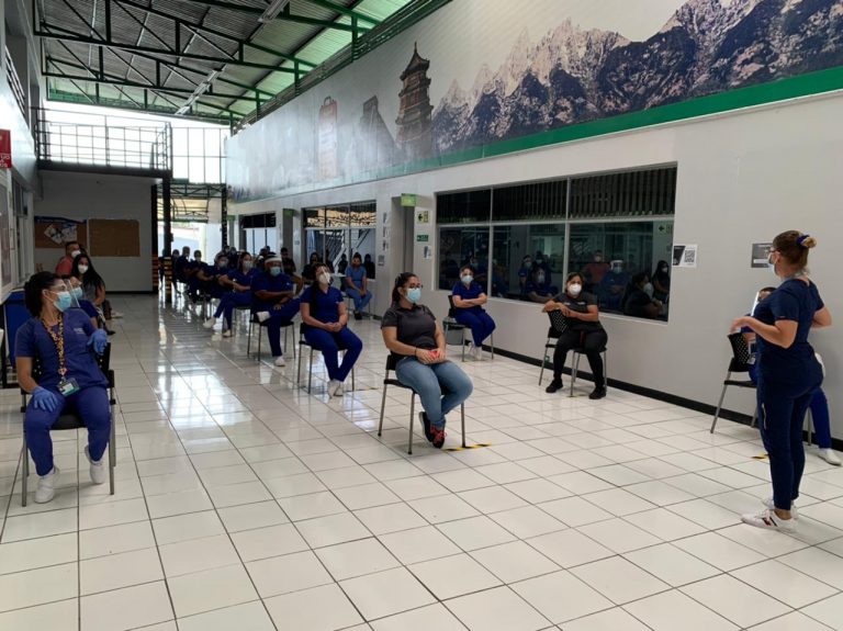 Guápiles y Heredia comandan campaña de vacunación en sedes de U Latina y UAM