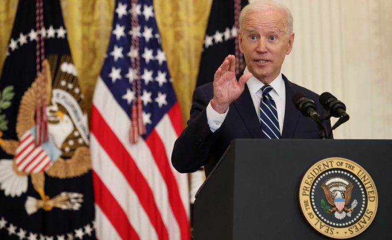Biden insiste en que "todos los indicios" apuntan a que Rusia atacará Ucrania