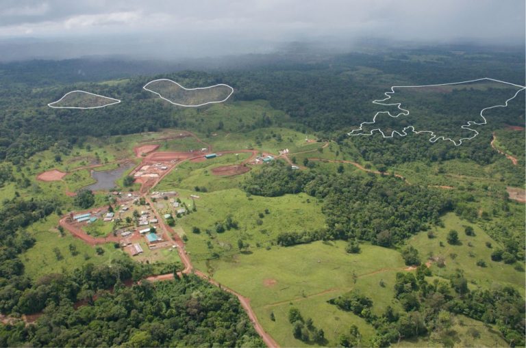 Crucitas: noticias desde afuera, noticias desde adentro