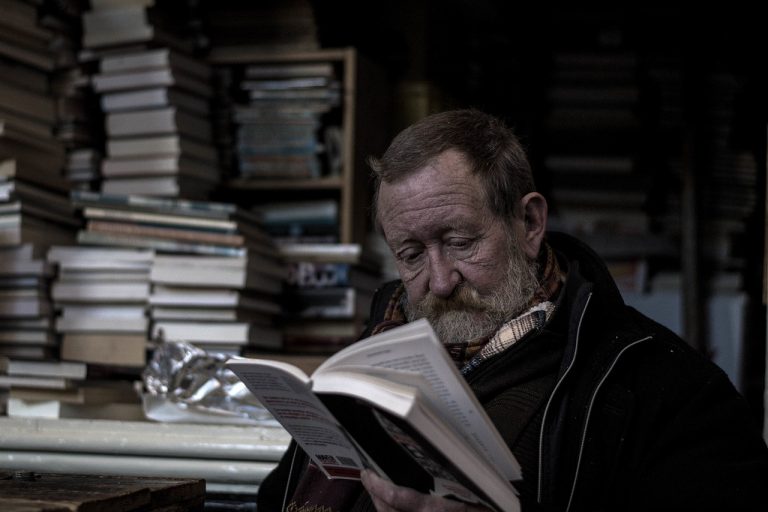 Exposure to constant reading generates richness in writing development