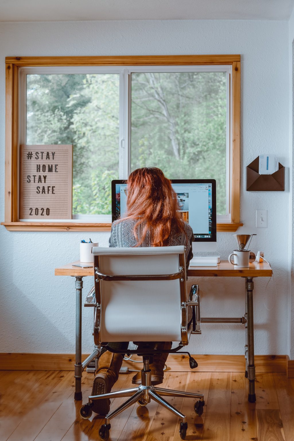 Imagen principal del artículo: Working from Home: ¡mucho cuidado a los potenciales ataques de informáticos!