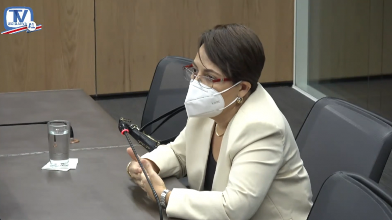 Candidata mejor calificada para ser magistrada suplente pide ser excluida y critica proceso de elección en el Congreso