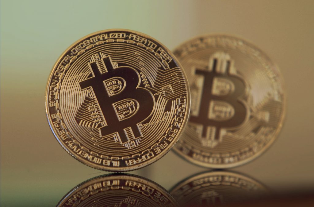 ¿Quiénes invierten en Bitcoin y S&P 500 en Costa Rica?