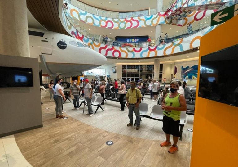 Oxígeno y el Área de Salud de Heredia vacunan hoy a personas mayores de 50 años sin factores de riesgo