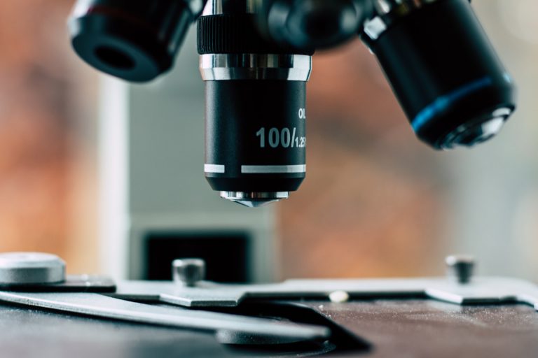 La microscopía electrónica para la caracterización y comprensión de los materiales