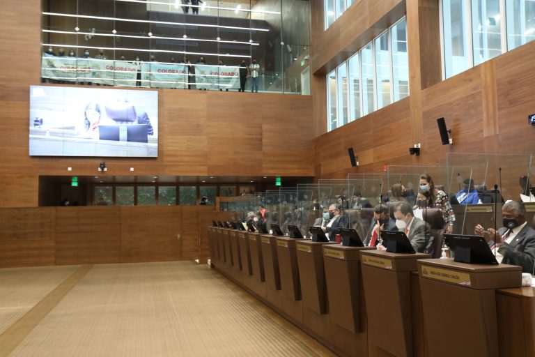 Diputados aprueban seis nuevos benemeritazgos y ciudadanía de honor para Juan Pablo II