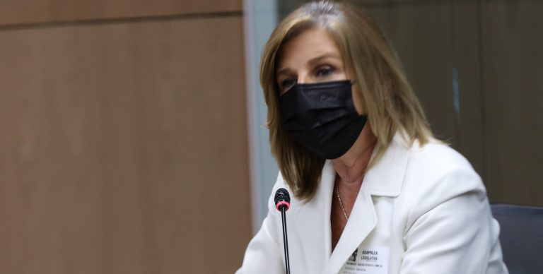 Emilia Navas arremete contra Fernando Cruz y la Corte