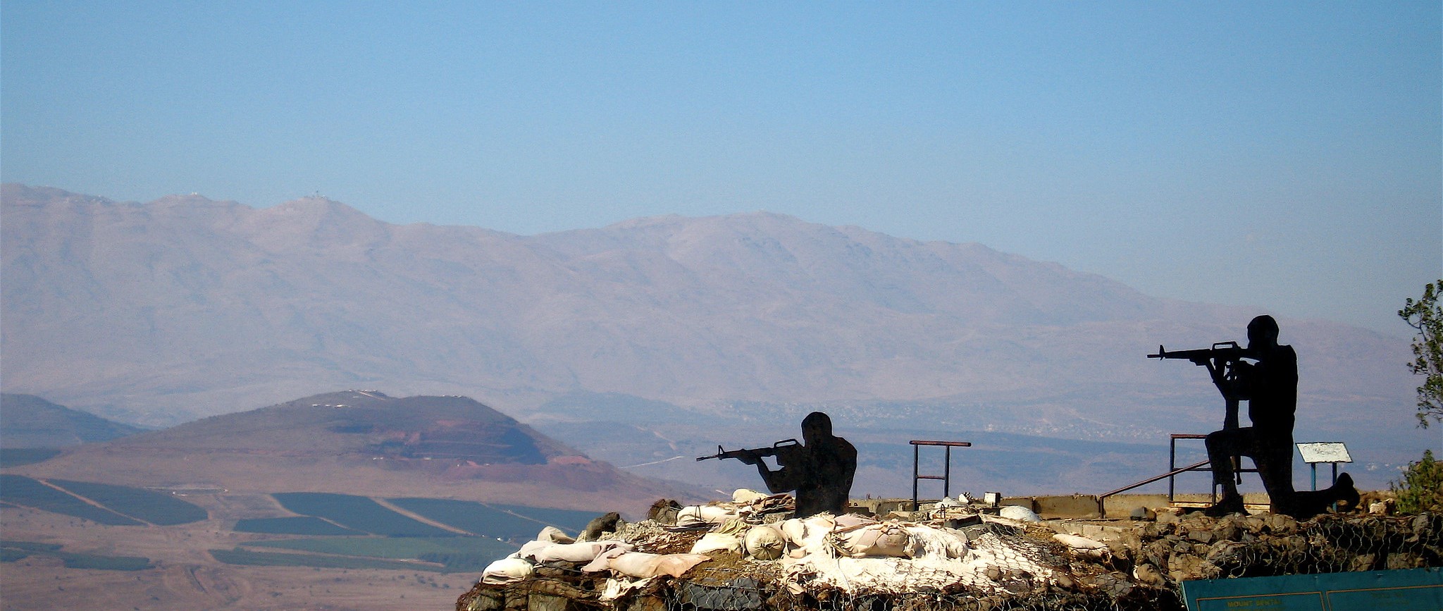 Imagen principal del artículo: Israel escala la tensión con el Líbano y bombardea el sur del país