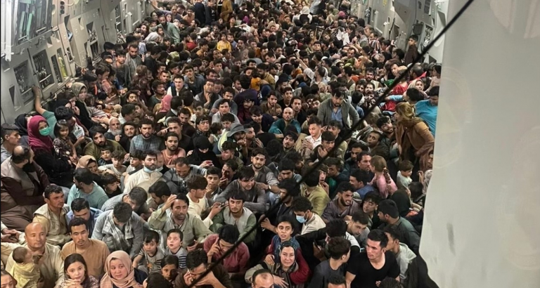 Estados Unidos reporta 7000 evacuados de Afganistán